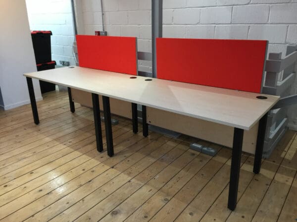 desk top screens Red
